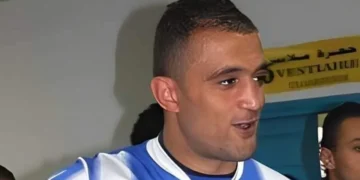 لاعب كرة قدم تونسي ينتحر بسبب كيلو موز!!