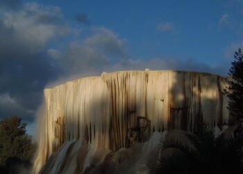 حمام المسخوطين” بالجزائر.. ثاني أسخن الينابيع الحارة في العالم