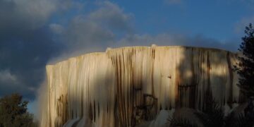 حمام المسخوطين” بالجزائر.. ثاني أسخن الينابيع الحارة في العالم