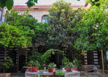 بيت نزار قباني شاهد على ولادة أشهر شعراء العرب