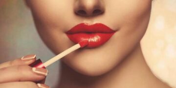 فوائد لا تعرفينها عن أحمر الشفاه!