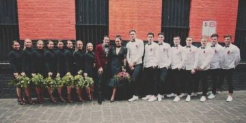 هل انت مع ( فستان اسود للعروس ؟ )