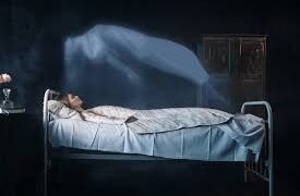 هل يتكرر حلم “موتك” أثناء النوم؟ إليك التفسير النفسي