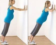 هل يمكن للمرأة الحامل في الأشهر الثلاثة الأولى ممارسة الرياضة الخاصة بالبطن والمعدة؟