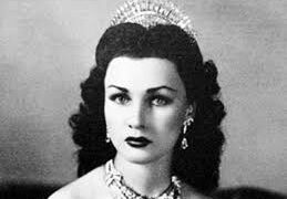 لماذا تبدأ أسماء أبناء الملك فؤاد الأول بحرف الفاء؟ ولماذا ارتدت الأميرة فوزية الأسود في زفاف ابنتها؟