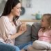 هل الأبوة والأمومة فطرة أم مهارة مكتسبة؟ وهل أصبحت دورات “الوالدية” حاجة؟