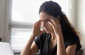 لماذا تتراجع ذاكرة الإنسان بشكل مفاجئ؟ وكيف يمكن استعادتها؟