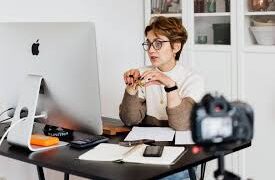 لماذا يصعب علينا قراءة النصوص الطويلة؟ هل دمر الإنترنت عقولنا؟